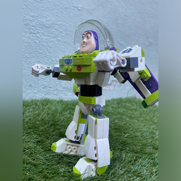Constructed Buzz Lightyear Lego | Lego 7592 - Picture 3 of 7